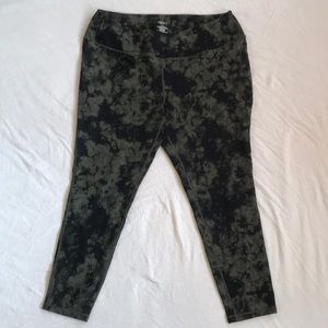 Torrid active green & black leggings size 4